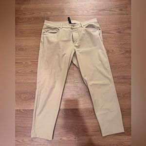 Lululemon ABC Slim Fit 30L